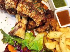 -Chom Cafe and Restaurant