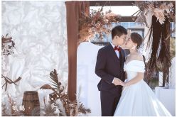 -派丽莫Pellimo原创设计婚纱品牌
