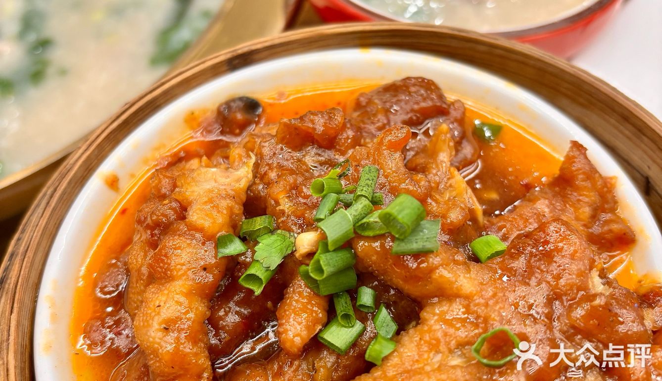 终于来吃猪杂粥和栋企鸡噜，鲜哭了