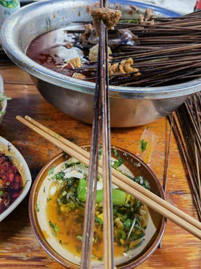 老瓦房冷锅串串(文殊院店)-"[薄荷]环境: 环境一般 走进巷子 在老.