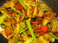 -阿瓦山寨·湘菜现炒·剁椒鱼头王(咸阳总店)