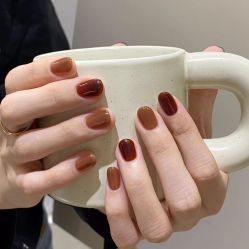 -花岐款式专研健康美甲沙龙