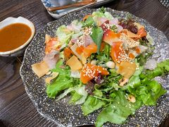 生鱼片色拉-角落里(中山公园店)