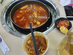-三清洞摩西韩式年糕火锅(威高广场店)
