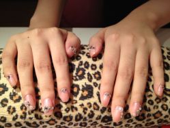 照片体现不出此款新娘甲到底有多闪亮-爱嘉生活美甲美睫纹绣半永久