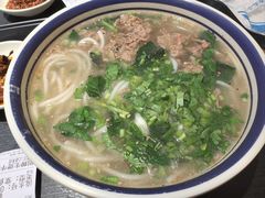 -云阿蛮云南生烫牛肉米线(奉贤路店)