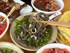 -大众跷脚牛肉馆·非遗传承单位(峨眉山店)