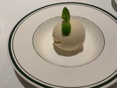 -Wolfgang’s Steakhouse 沃夫冈牛排馆(上海白玉兰广场店)