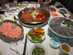 -茅草房·河畔园林火锅