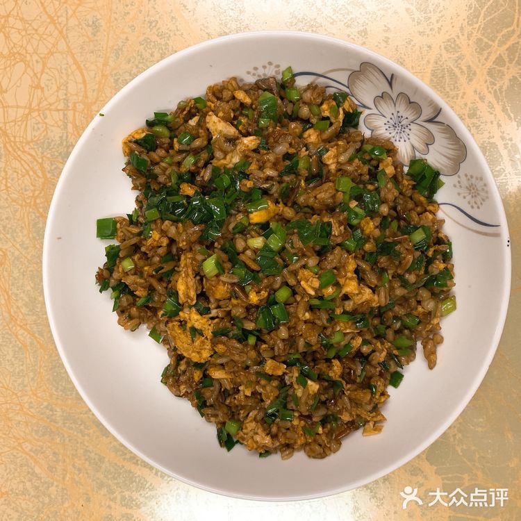 酱油韭菜蛋炒饭真是个美妙的味道~