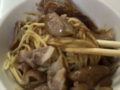 -松树干拌面店