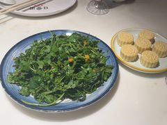 芹菜苗海胆-日丰园海肠水饺·老字号大连海鲜(银泰城店)