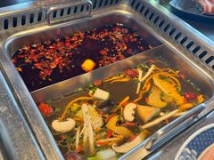 麻辣菌汤双拼锅-大隐·成都火锅Bistro(合生麒麟新天地店)