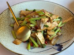 芹菜香干炒肉-荷府私房菜