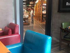 -西西弗书店&矢量咖啡(凯德晶萃广场店)