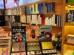 -4iNLOOK美瞳店(中山公园龙之梦店)