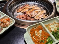 -梨花自助烤肉(西三旗万象汇黑金店)