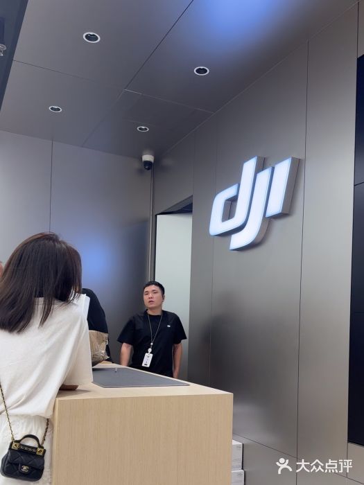 DJI大疆(深圳华强北曼哈授权体验店)图片