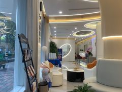 -皓齿连锁·雅贝健口腔·种植·矫正中心(虹口曲阳路店)