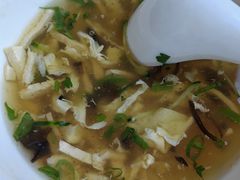 酸辣汤-李连贵酒家熏肉大饼(昆明街店)