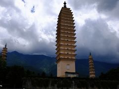 -三塔倒影公园