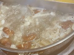 意大利黑松露野菌汤锅-斯普汇生蚝牛排馆(中骏世界城店)