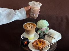 -HOT CRUSH趁热集合·现烤面包(上海环球港店)