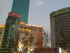 -华联商厦(火车站店)