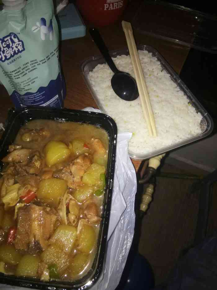 一个人吃饭外卖图片真实午餐外卖焖米饭外卖的真实图片外卖黄焖鸡米饭