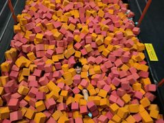 -极限PLAY运动娱乐新世界·团建派对潮玩休闲馆·室内蹦极高空游乐园