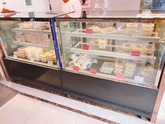 面包甜点陈列柜-老人和饭店(淮海中路店)