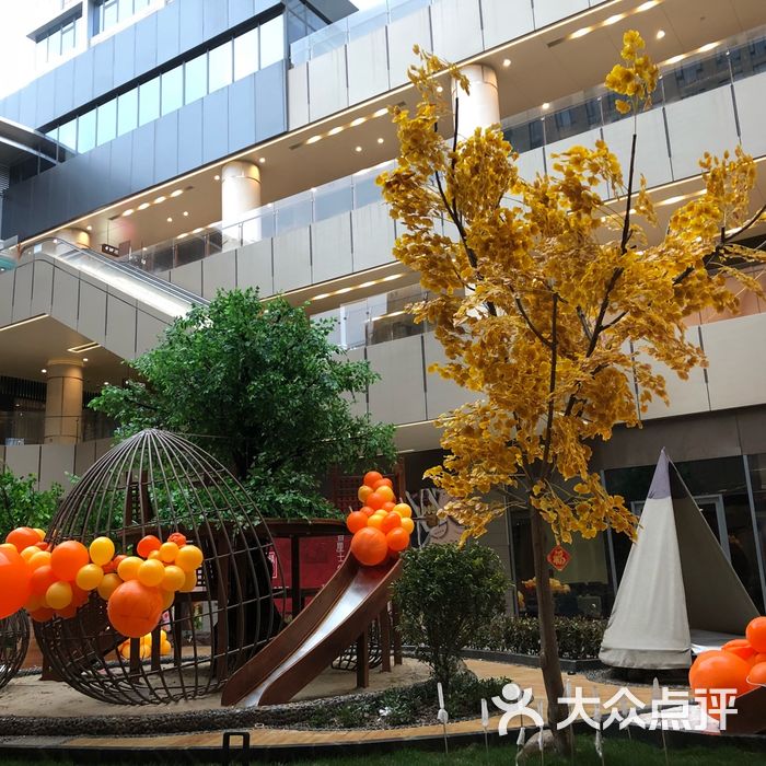 保利时光里购物中心