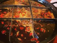 红汤锅底-洞子老火锅(青年路店)