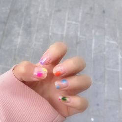 -Yue color 悦彩美甲美睫工作室