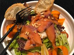 烟熏三文鱼色拉-wineapp葡萄酒餐吧(外滩金融中心店)