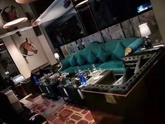 -白玉兰广场停车场