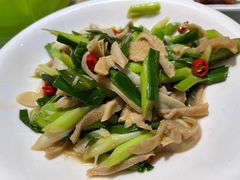 -茸梅路右拐龙虾-农家菜(松江店)