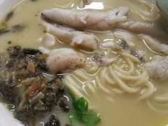 招牌黄鱼面-明呈黄鱼面馆(斜土路店)