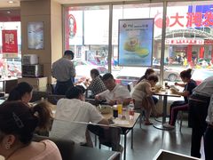 大堂-李先生牛肉面大王(营口大润发店)