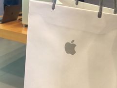 -Apple零售店(华贸购物中心店)