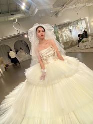 -艾米丽婚纱礼服