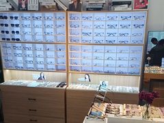 -天空之镜眼镜店蔡司依视路配镜授权零售店(望京颐堤港店)
