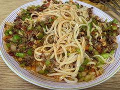 -歹歹的加个面过油肉拌面