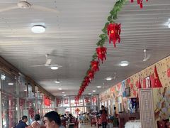 大堂-何适山庄 ·可团建(水长城P2停车场店)