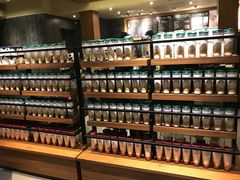 面包甜点陈列柜-星巴克臻选(成都宽窄巷子店)