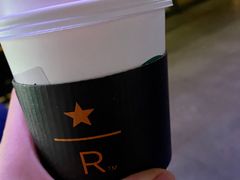 燕麦拿铁咖啡-星巴克臻选(南京艾尚天地店)