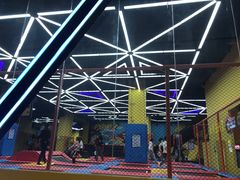 -爱蹦iBOON蹦床运动馆(江汉店)