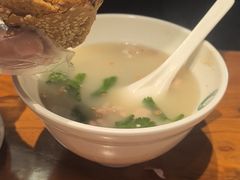 -老天桥酱肉烧饼夹肘子(天桥店)
