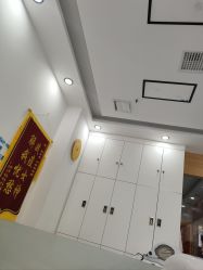 -靓芙泉专研痘痘肌