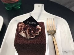 -UNI UNI(环亚凯瑟琳店)
